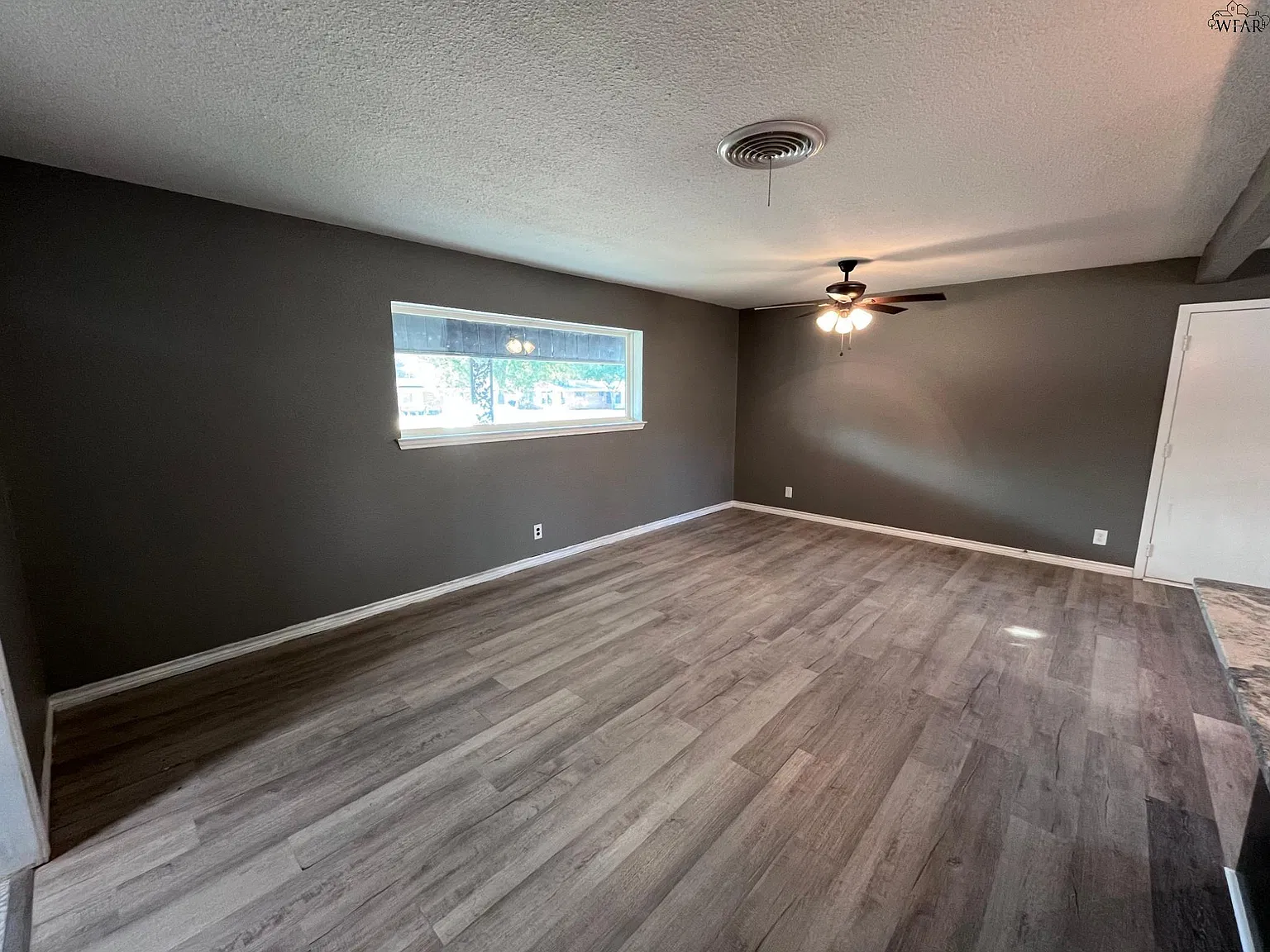 3 bed, 2.0 bath, 1467 sqft, $1,825 — Photo 4