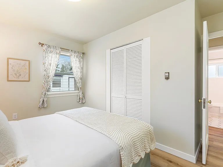 10403 Dekoven Dr SW — Photo 14