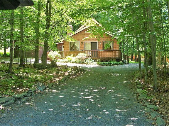 2nd image of 126 Oakwood Dr