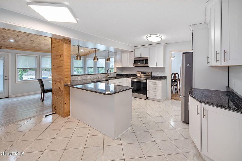 3rd image of 228 Vincenza Lane