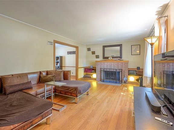 5th image of 2806 W 49th Ter