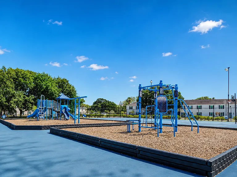 Park at Lake Magdalene Apartments and Townhomes — Photo 21