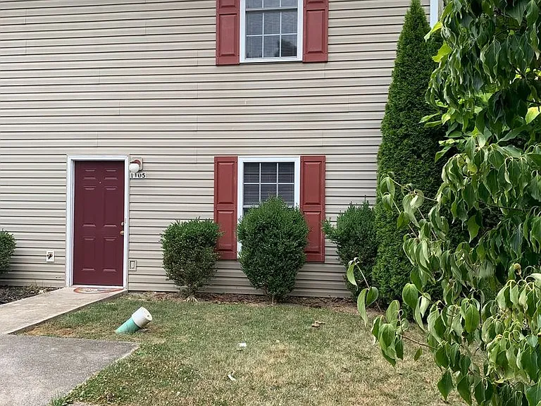 1105 College St — Photo 23