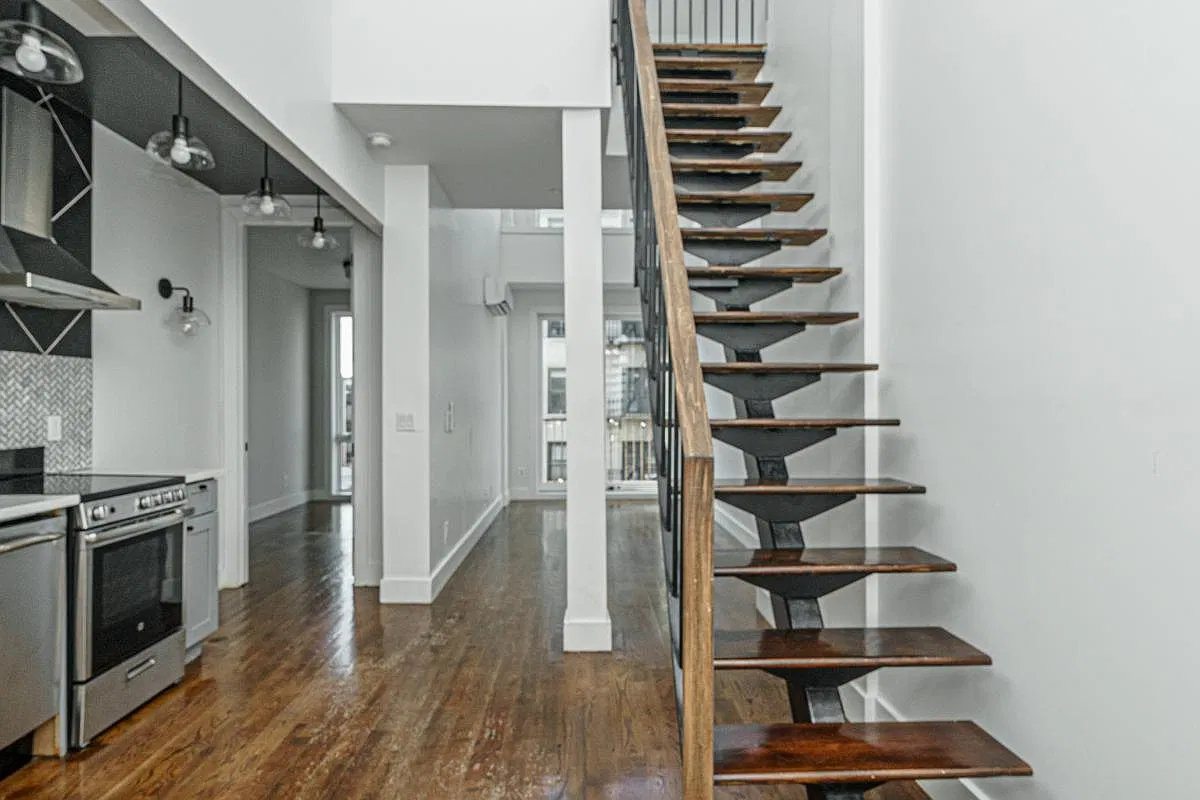 85 Graham Avenue — Photo 1