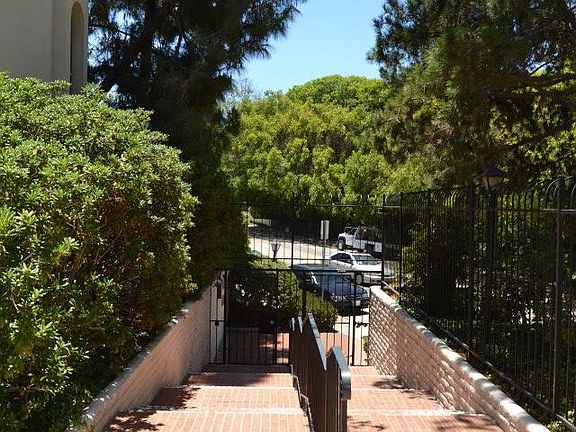 3rd image of 4883 Collwood Blvd Unit A