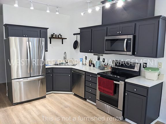 3rd image of 6824 N Astor St