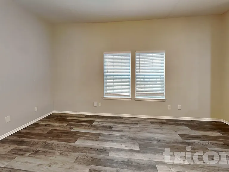 9906 Sable Arrow — Photo 3