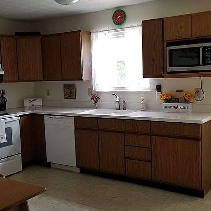3rd image of 554 Rosehill Dr