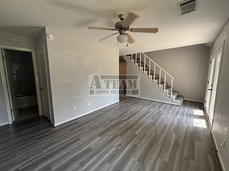 124 Timbercrest Dr — Photo 1