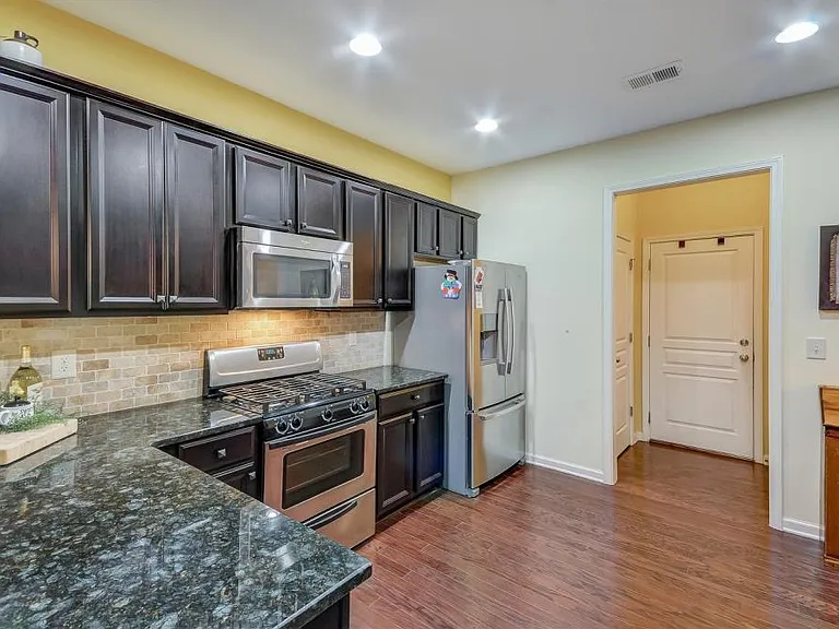 6035 Falls Landing Dr — Photo 19