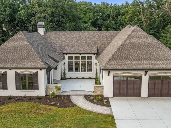 1628 Newbridge LANE, Summit, WI 53066