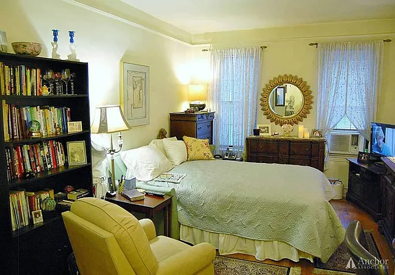 Rented by Anchor Associates | media 39