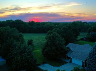 125 Riverview Dr, Phillips, NE 68865