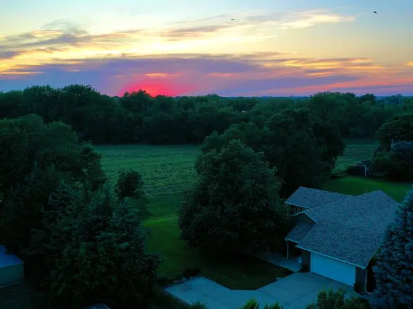 125 Riverview Dr, Phillips, NE 68865