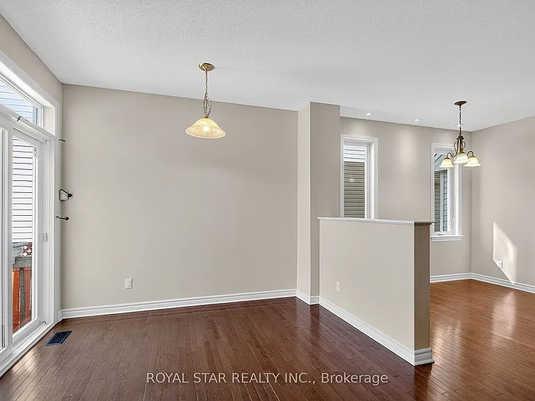 272 Broxburn Cres — Photo 8