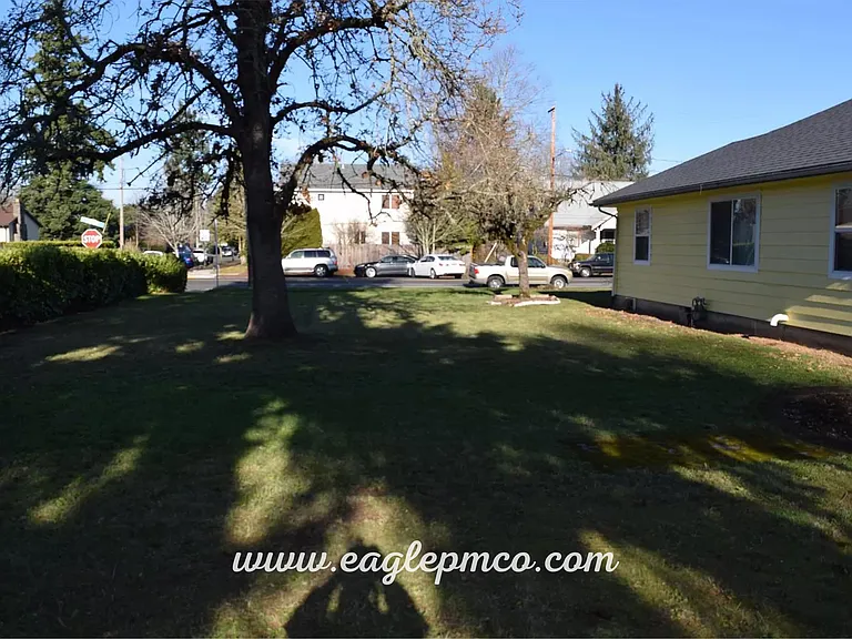 5710 SE Woodstock Blvd — Photo 24