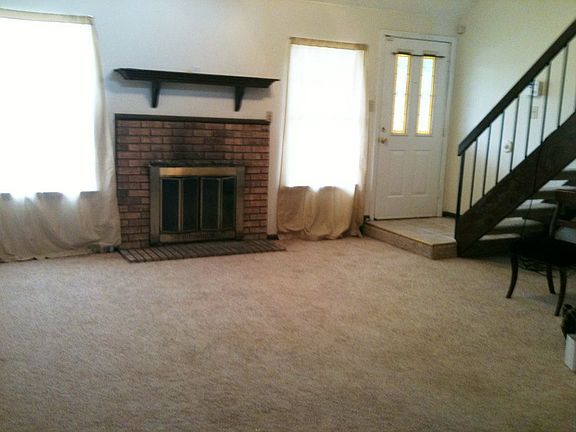 2nd image of 1321 Covington Ct