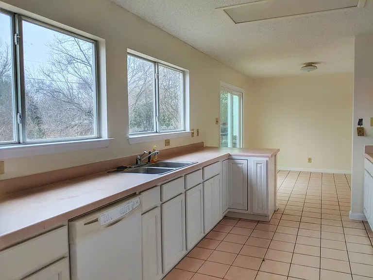 4507 Sherwood Way — Photo 4