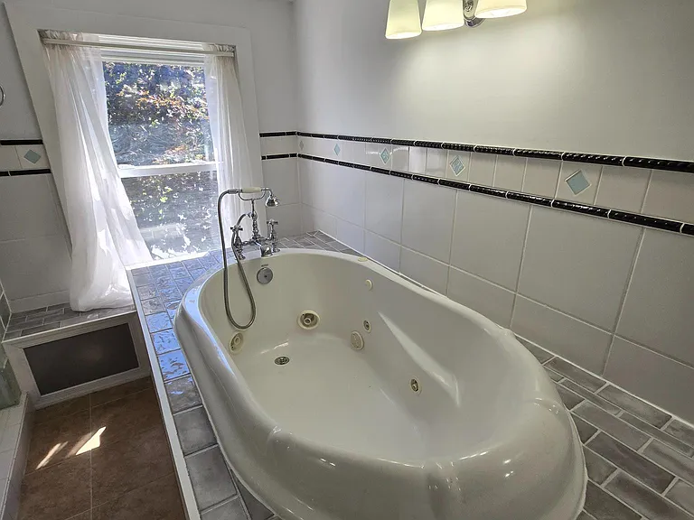 8293 Leetown Rd — Photo 29