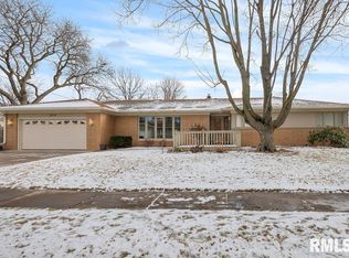 1810 37th St, Moline, IL 61265