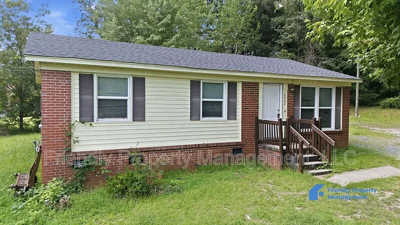 3 bed, 1.0 bath, 1053 sqft, $1,345 — Photo 4