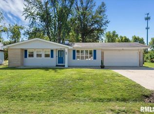 60 Cottonwood Dr, Chatham, IL 62629