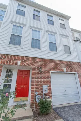525 E Boxborough Dr Photo 1