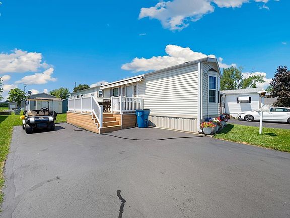 3rd image of 35 Castle Dr #35
