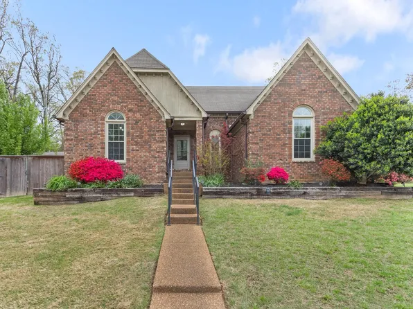 394 Locust Grove Dr, Cordova, TN 38018