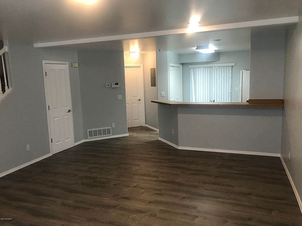 1st image of 1921 Bragaw Square Pl #9
