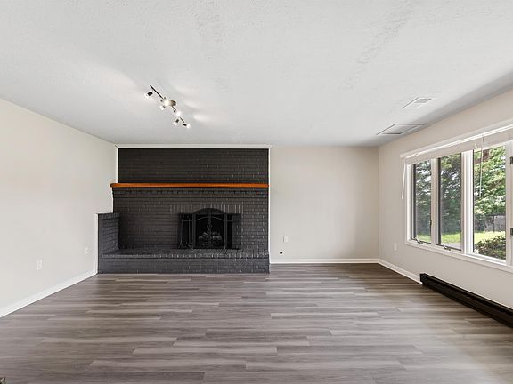 4th image of 2530 Bradford Ct