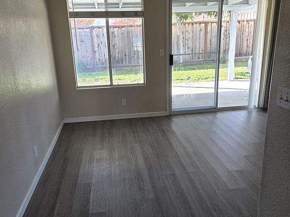 4th image of 2330 Paradise Ct