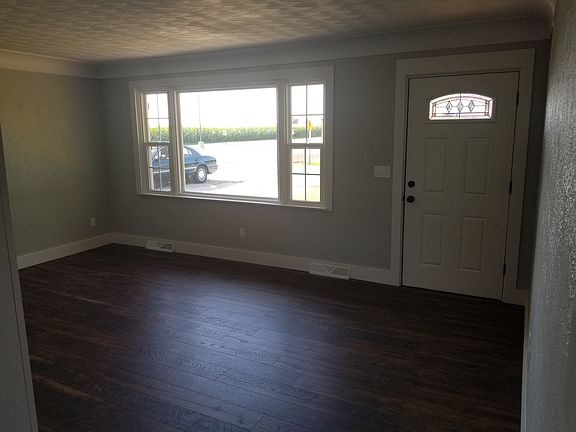 4th image of 110 W Roosevelt Dr