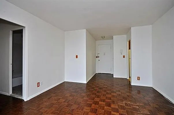 Sold by Chintan Trivedi | media 6