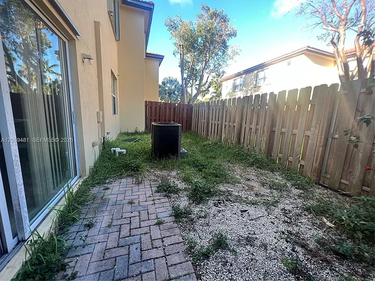 3360 NE 14th Dr #10430 — Photo 19