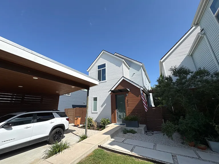 3612 Clary Way — Photo 2