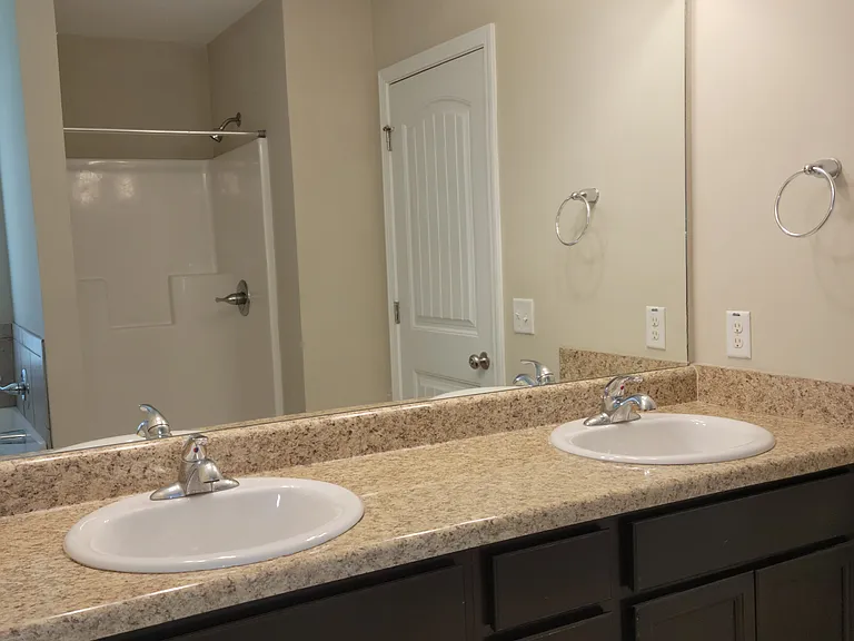 104 Clydesdale Ct — Photo 9