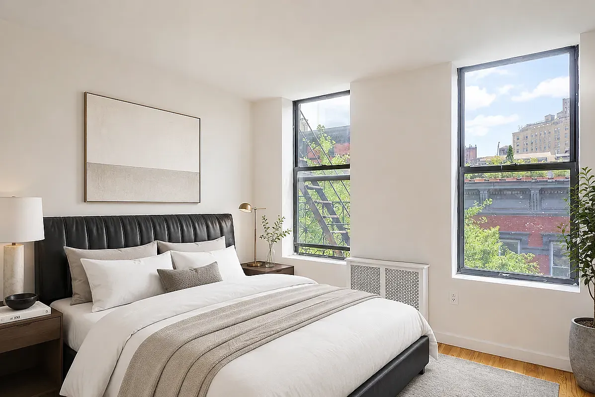 141 West 10th Street — Photo 2