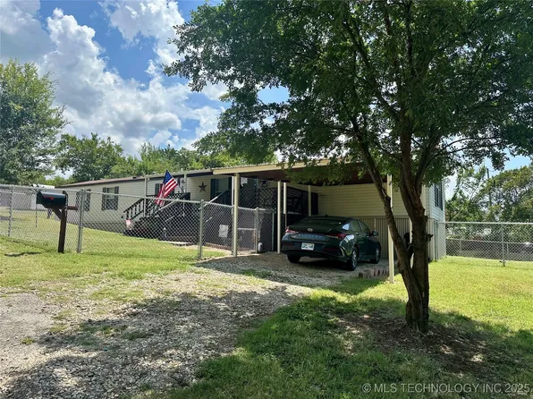 1421 W Tishomingo Ave, Sulphur, OK 73086