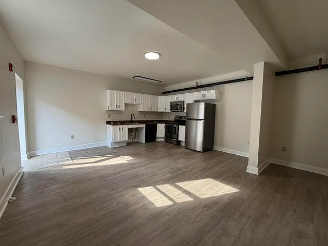 141-147 W Market St — Photo 2