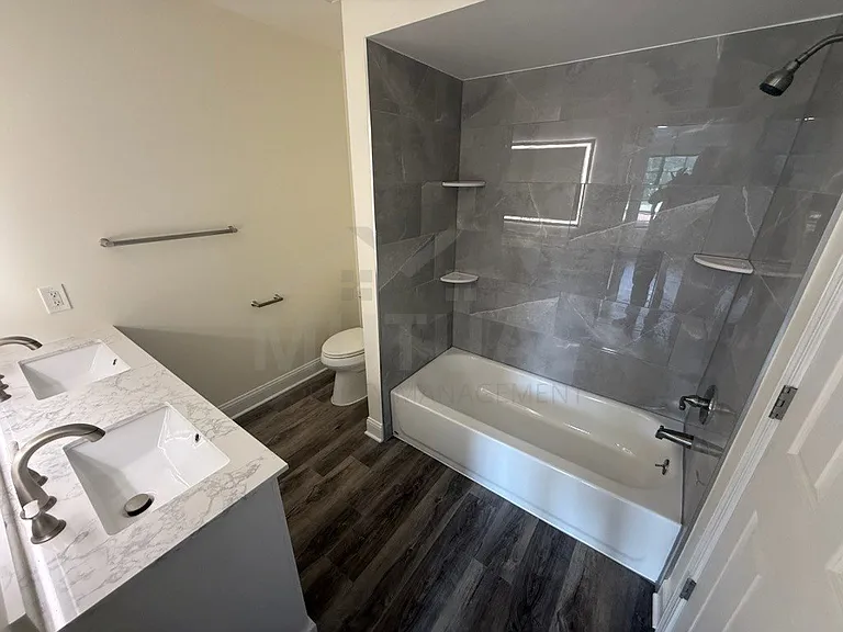 1560 Meadowside Ct — Photo 11