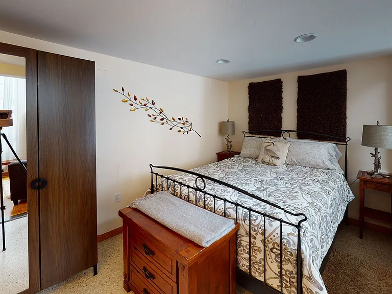 915 Alameda Blvd — Photo 7