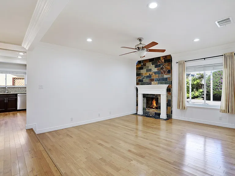 3209 Warwick Rd — Photo 6