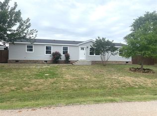 6807 Spring Branch Dr, Krum, TX 76249