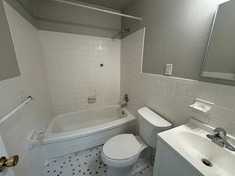 203 E Chestnut Street — Photo 10