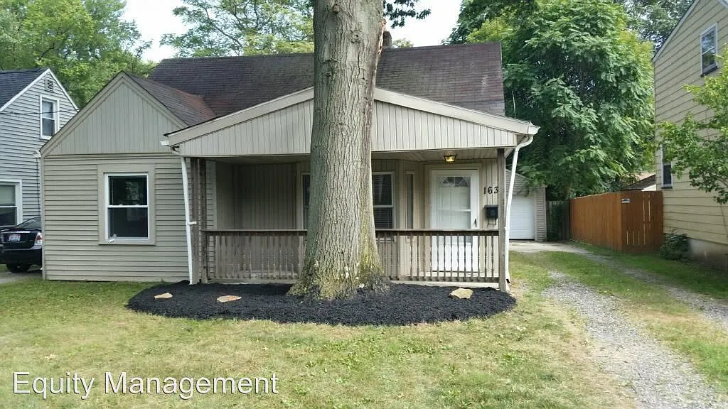163 Carnegie Ave photo 1