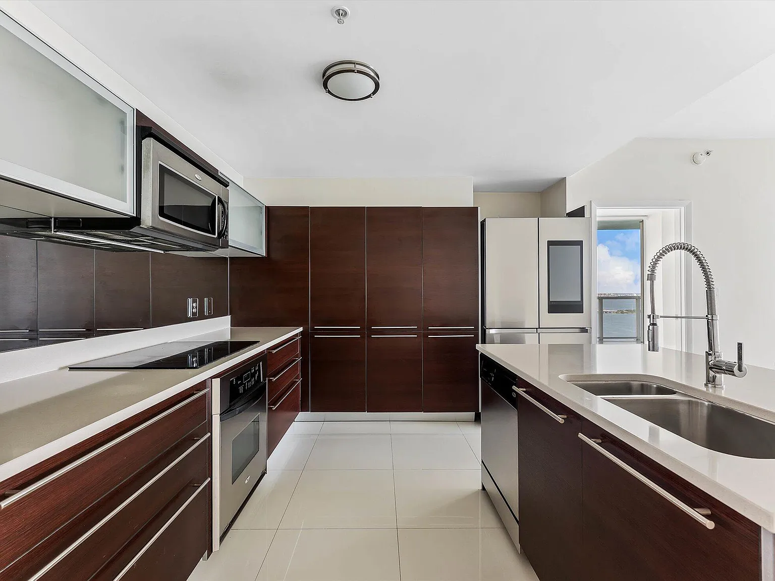 2 bed, 1400 sqft, $5,400 — Photo 3