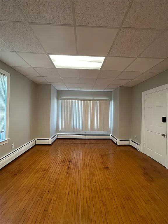 3 bed, 1.0 bath, 1172 sqft, $1,700 — Photo 2