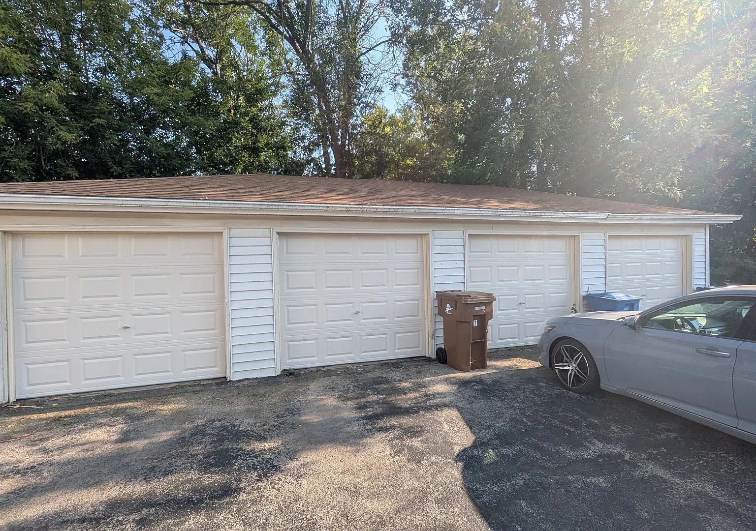1263 Manitowoc Rd. — Photo 2