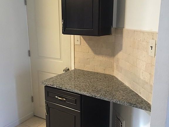 Corner closet